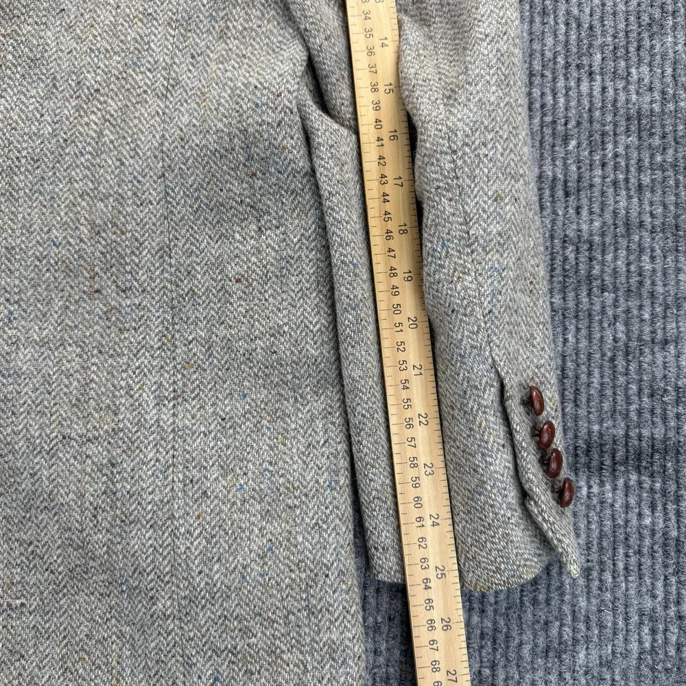Cricketeer Blazer Mens 46 Gray Tweed Herringbone Wool Made USA 2 Button Dillards